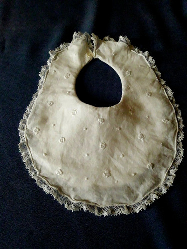 N02 ancien bavoir - ancien, fil