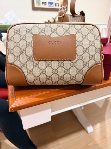 Gucci emblem beige small - gucci,