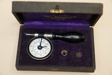 Compte-tours Aux Forges de Vulcain Emile Chouanard