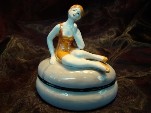 Boite bijoux figurine poudrier - boite,