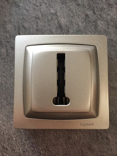 Prise pour téléphone legrand - prise,