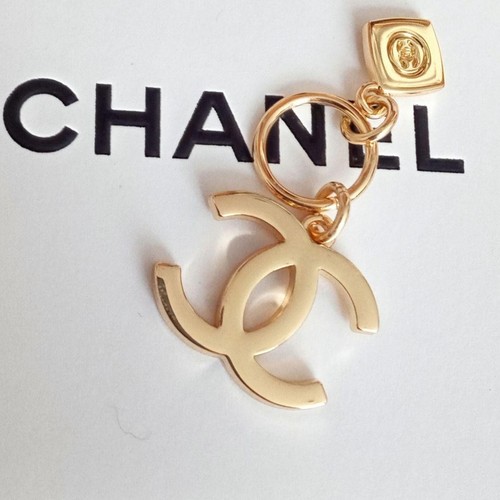 Chanel charm 2023 holiday - 2023,
