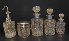 - ANCIEN SERVICE de TOILETTE CRISTAL SAINT LOUIS Fleurs de Violette dorure   D