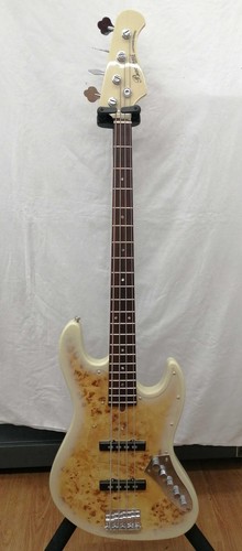 Guitare basse électrique