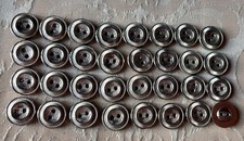 32  BOUTONS EN METAL ANCIEN