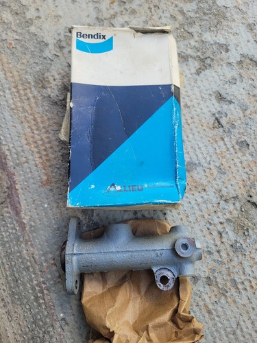 Maître cylindre émetteur