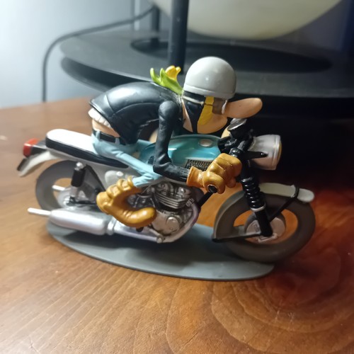 Figurine glénat joe - joe, bar