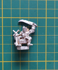 Warhammer  Old world  :  servant de jezzail / crew ( Skaven )