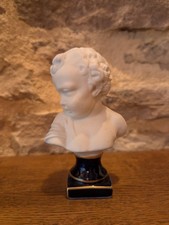 Buste d’enfant en biscuit de
