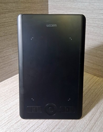 Wacom intuos graphics drawing - wacom,