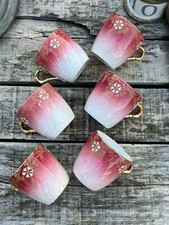 Tasses en faïence émaillée