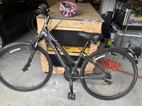 Cannondale hybrid bike - cannondale, black