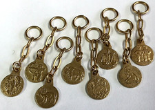 Lot 8 mini  médailles médaillons  /  anciens PLAQUé or & doré vintage 8