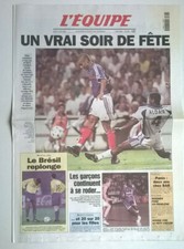 L'EQUIPE N°16.882 du 17/08/2000 - Un vrai soir de fête (France-Sél FIFA 5-1)
