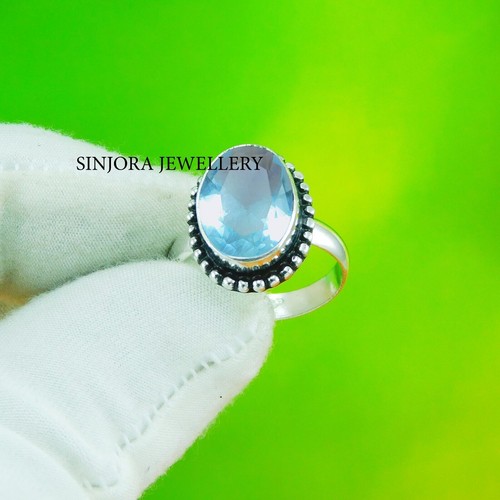Bague cadeau fait - , main