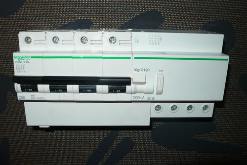 Disjoncteur differentiel 4pole - disjoncteur,