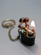 Ancien PORTE CLEFS- MINI BRIQUET NOIR- vintage 1960's FONCTIONNE + pierre
