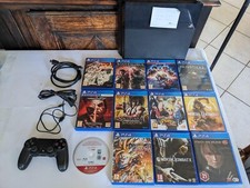 PS4 500GO avec 12 jeux et 1 manette, tout fonctionne. La console aurait besoin d