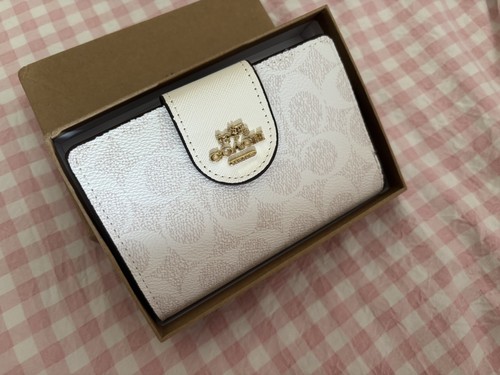 White coach wallet - coach, unique