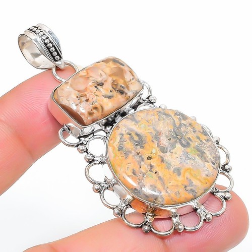Pendentif pierre précieuse