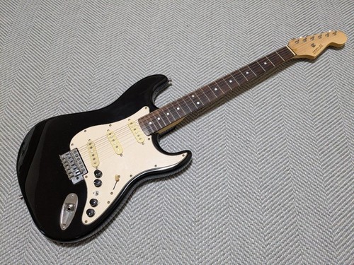 Fuzz face dans stratocaster - fuzz, la