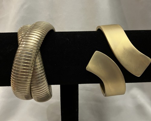 Lot gold tone bangle cuff - 2,