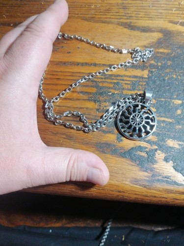 Pendentif soleil noir - soleil, en
