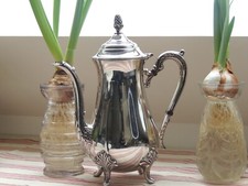 Théière en métal argenté