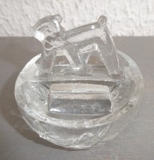 ANCIEN SALERON EN VERRE MOULE A DECOR SINGE PALMIERS - ORIGINAL DECORATIF