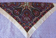 Châle en laine motif floral