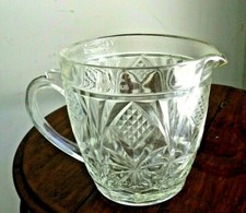 Broc pichet en verre ciselé