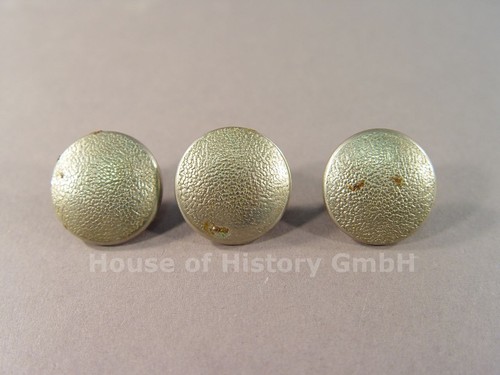 152257 boutons argentés - 3,