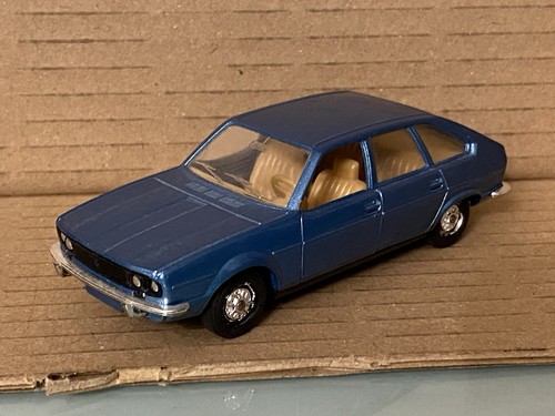 Jouet ancien r30 renault ts - jouet,