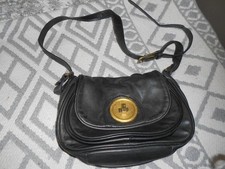 sac SEQUOIA forme besace tout en cuir épais mais souple, noir, très fonctionnell