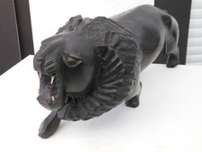 LION RUGISSANT - IMPOSANTE