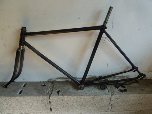 Ancien vélo cadre course 700