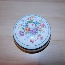 Boite en porcelaine motif floral France Emaux Limoges
