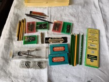 Joli lot d ancienne boite de