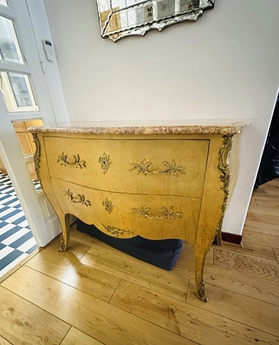 Commode galbée style - de, louis