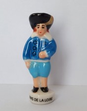 FEVE - "COSTUMES TRADITIONNELS