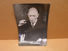 GENERAL DE GAULLE prononçant un discours photographie de presse d'époque