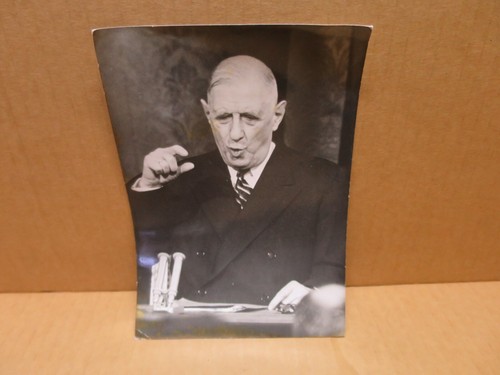 General gaulle prononçant - gaulle,