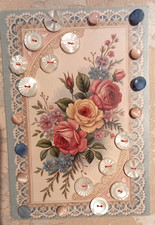 ANCIENS BOUTONS  EN NACRE GRAVE SUR CARTE  DIAMETRE 0,8 CM A 1,8 CM