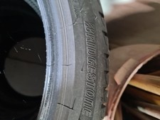 Pneus Bridgestone en excellent état - 225/40R18 92Y  Marque : Bridgestone Dimens