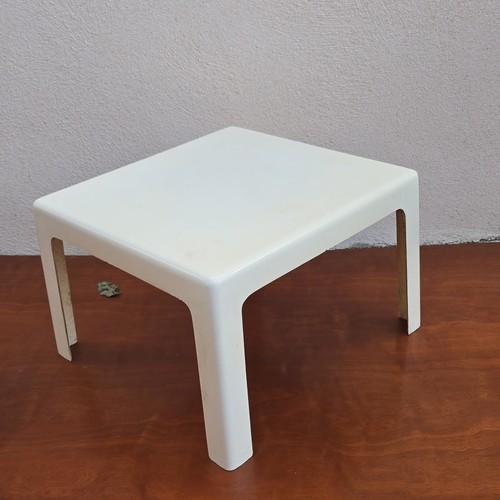 Table basse fibre verre - basse, en