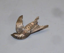 -JOLIE ANCIENNE BROCHE METAL Argentée HIRONDELLE Marquée ARCACHON BIJOU   D