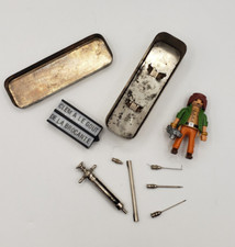 Petite Seringue ancienne