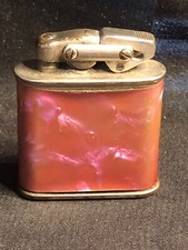 briquet allemand K W KARL WIEDEN avec manteau nacre rose 1930