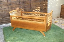 Ancien lit bébé bois - en,