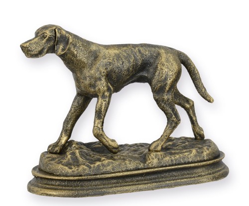 Une figurine fonte - une,